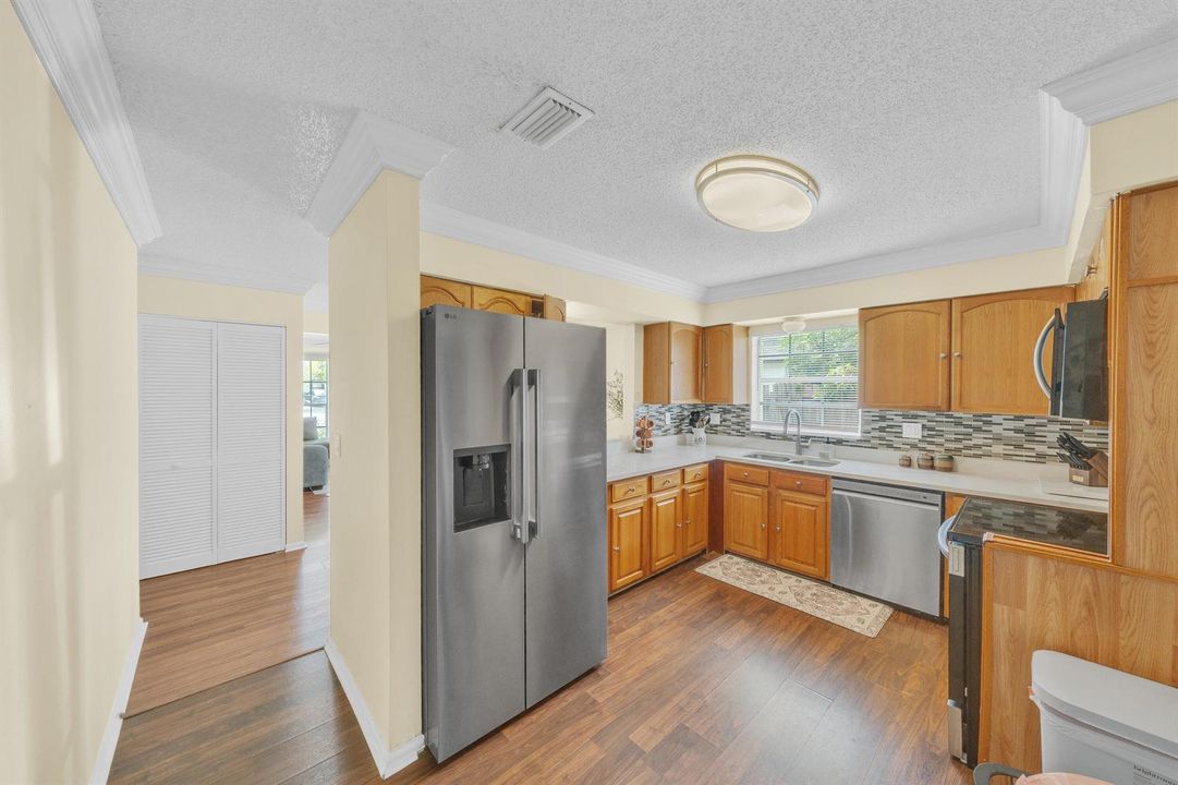 10 Kitchen (1)