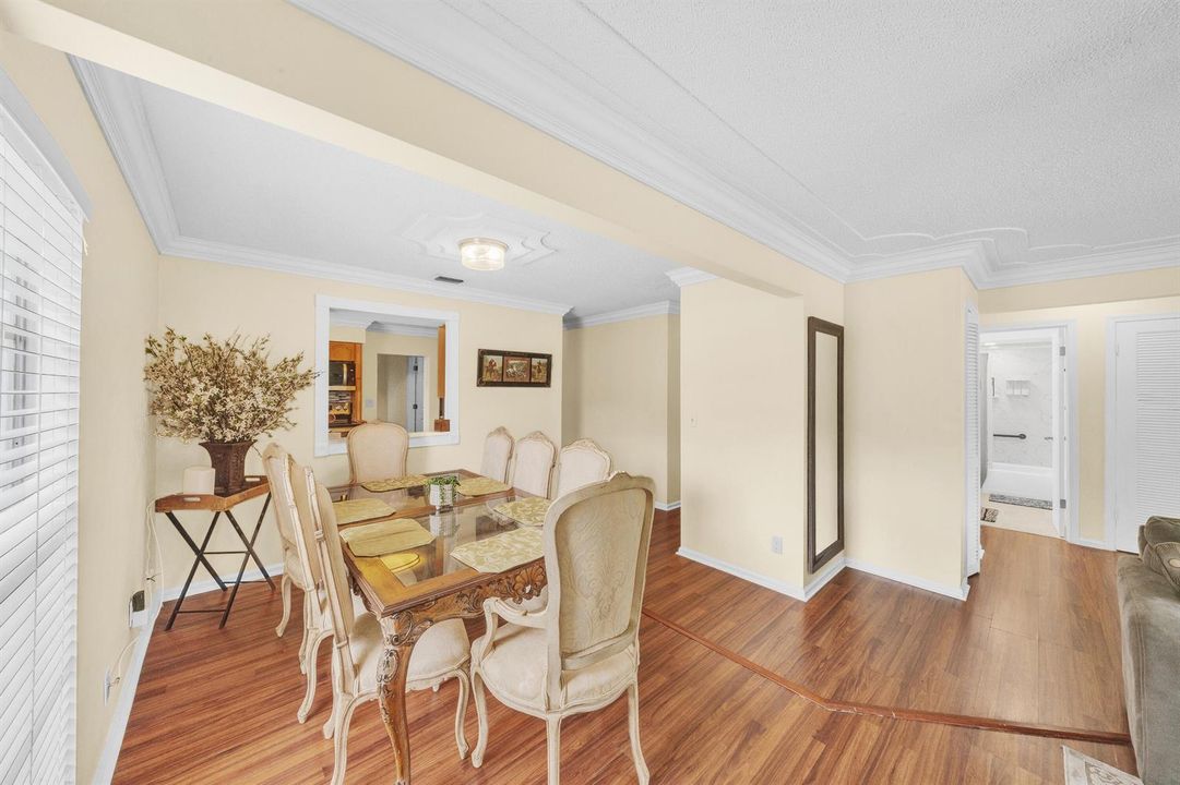 6 Dining Area (2)