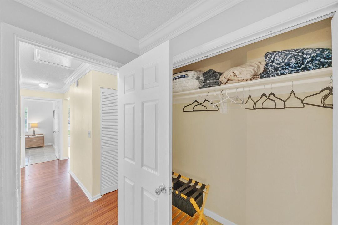 14 Primary Bedroom (2)