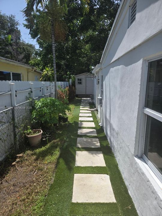 For Rent: $4,990 (4 beds, 3 baths, 1852 Square Feet)