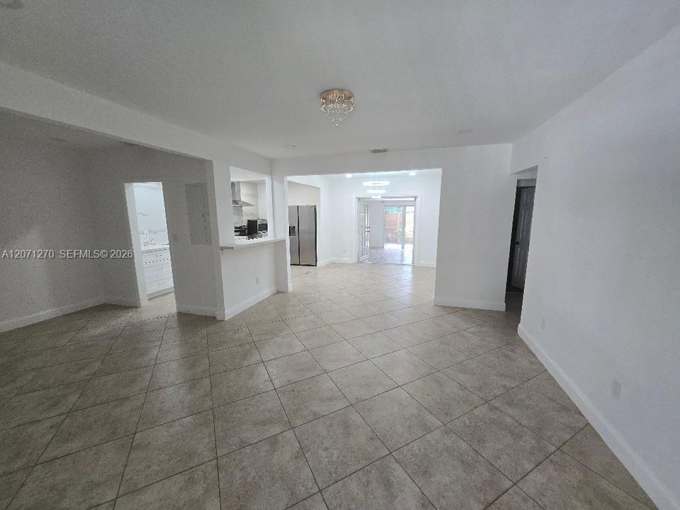 For Rent: $4,990 (4 beds, 3 baths, 1852 Square Feet)