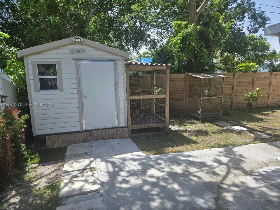 For Rent: $4,990 (4 beds, 3 baths, 1852 Square Feet)
