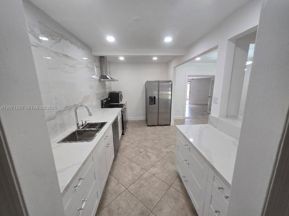 For Rent: $4,990 (4 beds, 3 baths, 1852 Square Feet)