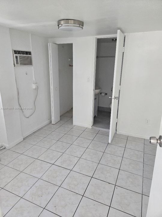 For Rent: $4,990 (4 beds, 3 baths, 1852 Square Feet)