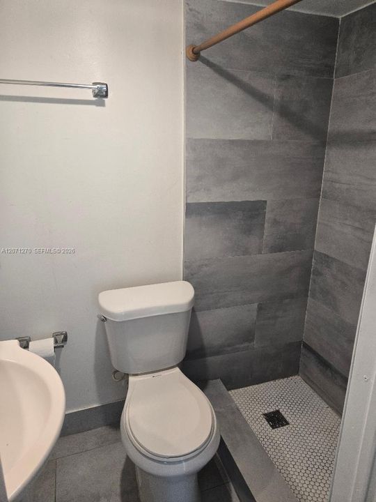 For Rent: $4,990 (4 beds, 3 baths, 1852 Square Feet)