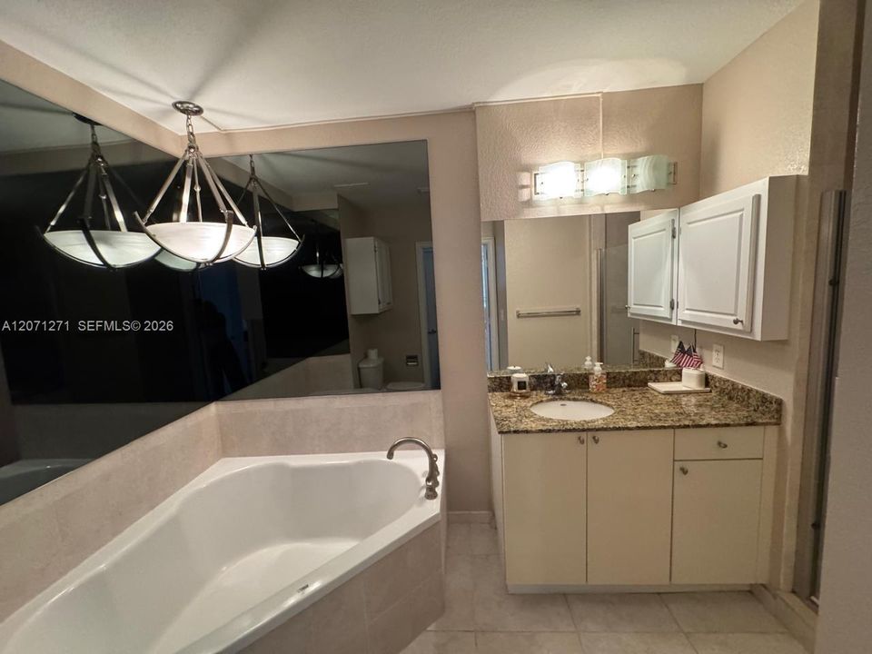 For Rent: $2,600 (2 beds, 2 baths, 1164 Square Feet)