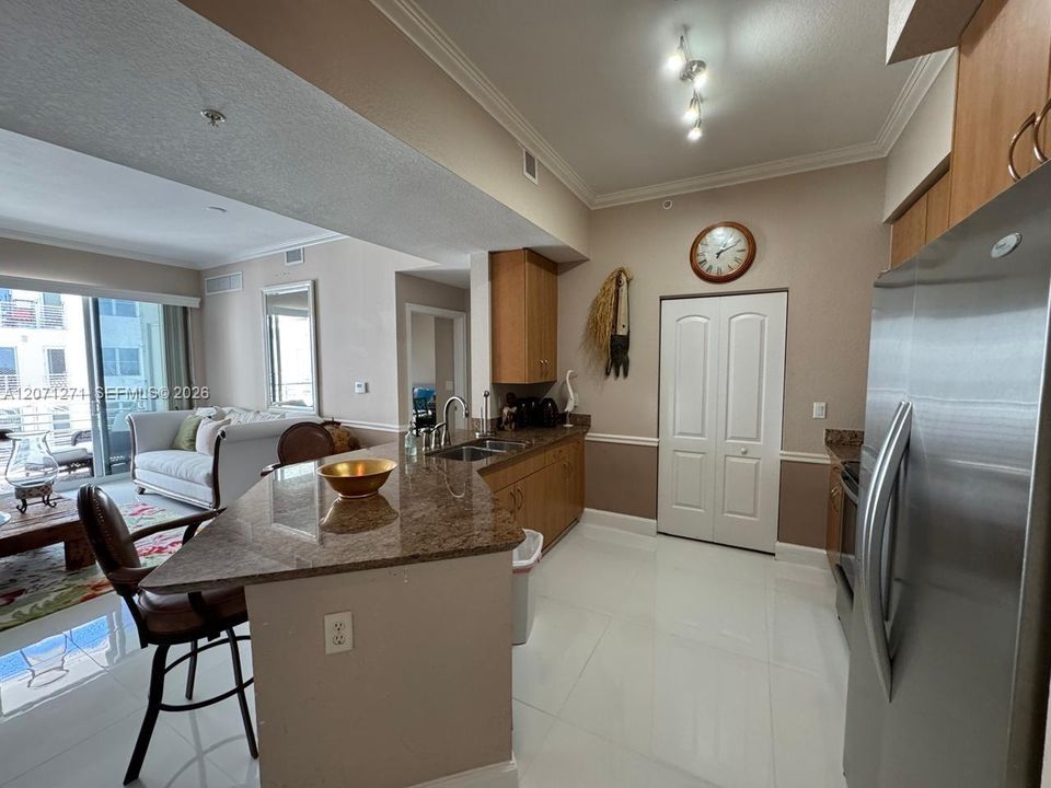 For Rent: $2,600 (2 beds, 2 baths, 1164 Square Feet)