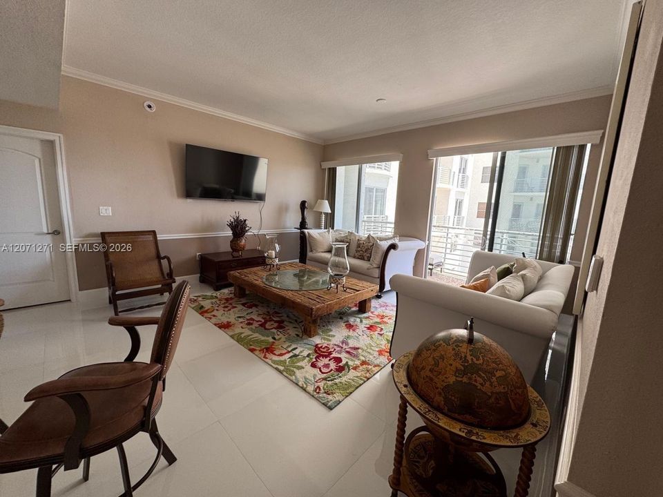 For Rent: $2,600 (2 beds, 2 baths, 1164 Square Feet)