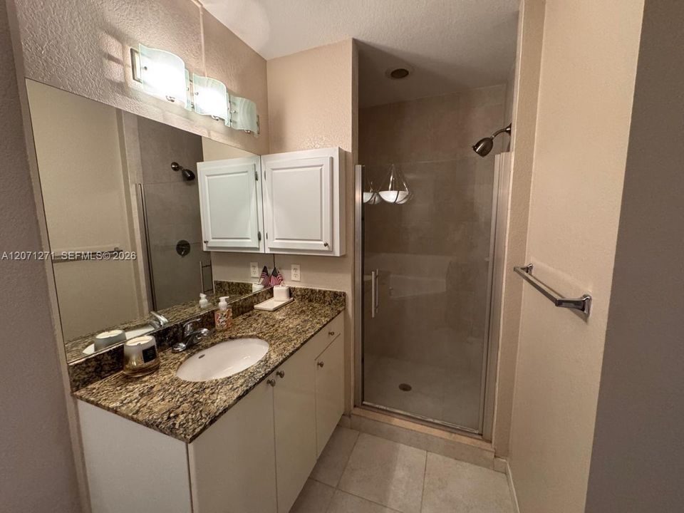 For Rent: $2,600 (2 beds, 2 baths, 1164 Square Feet)