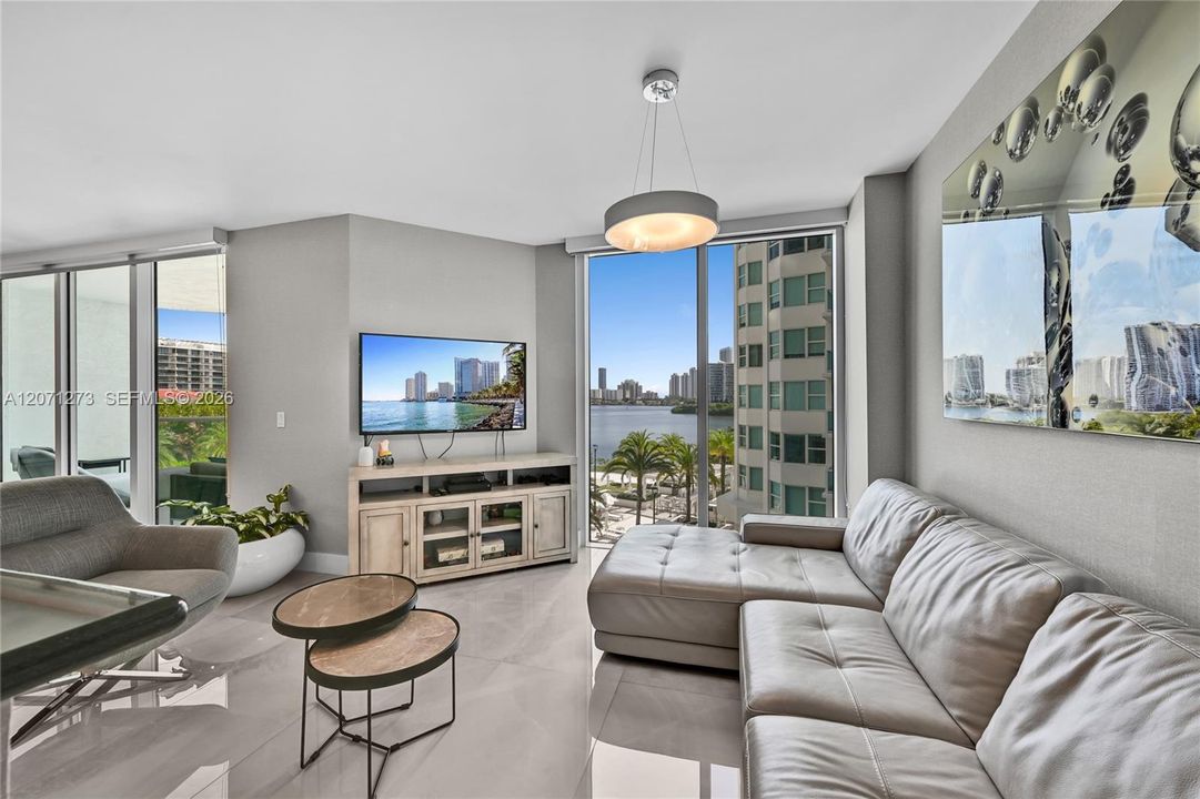 For Rent: $11,500 (3 beds, 3 baths, 3073 Square Feet)