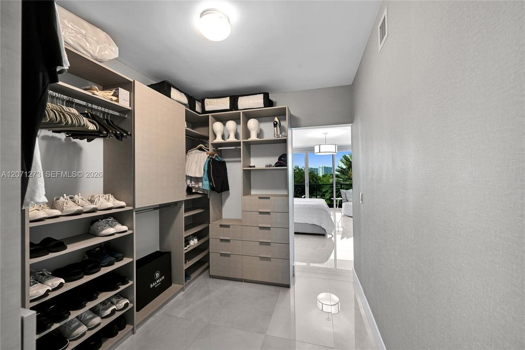 For Rent: $11,500 (3 beds, 3 baths, 3073 Square Feet)