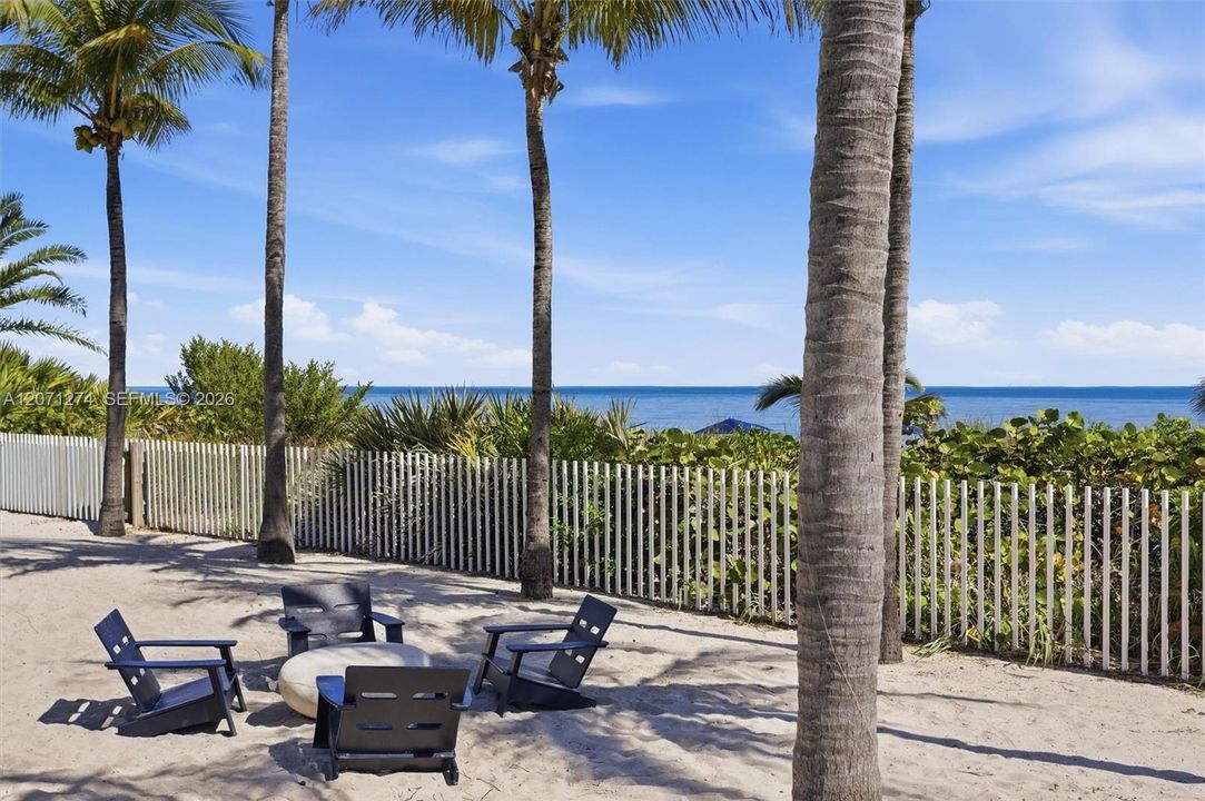 For Sale: $1,770,000 (2 beds, 2 baths, 1496 Square Feet)