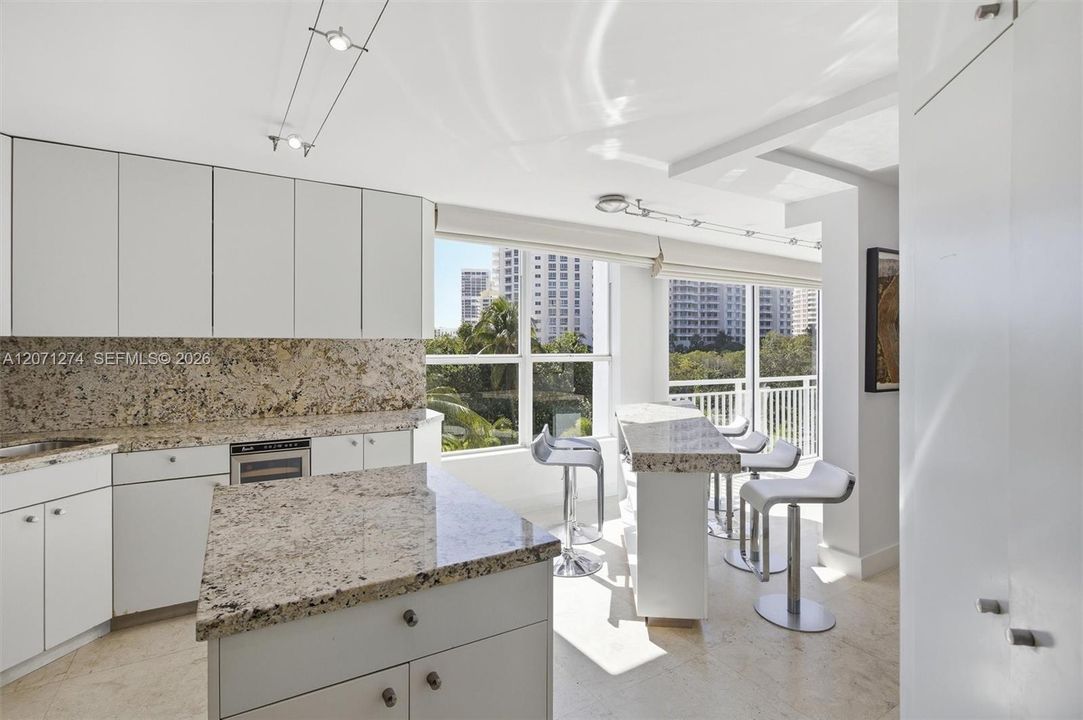 For Sale: $1,770,000 (2 beds, 2 baths, 1496 Square Feet)