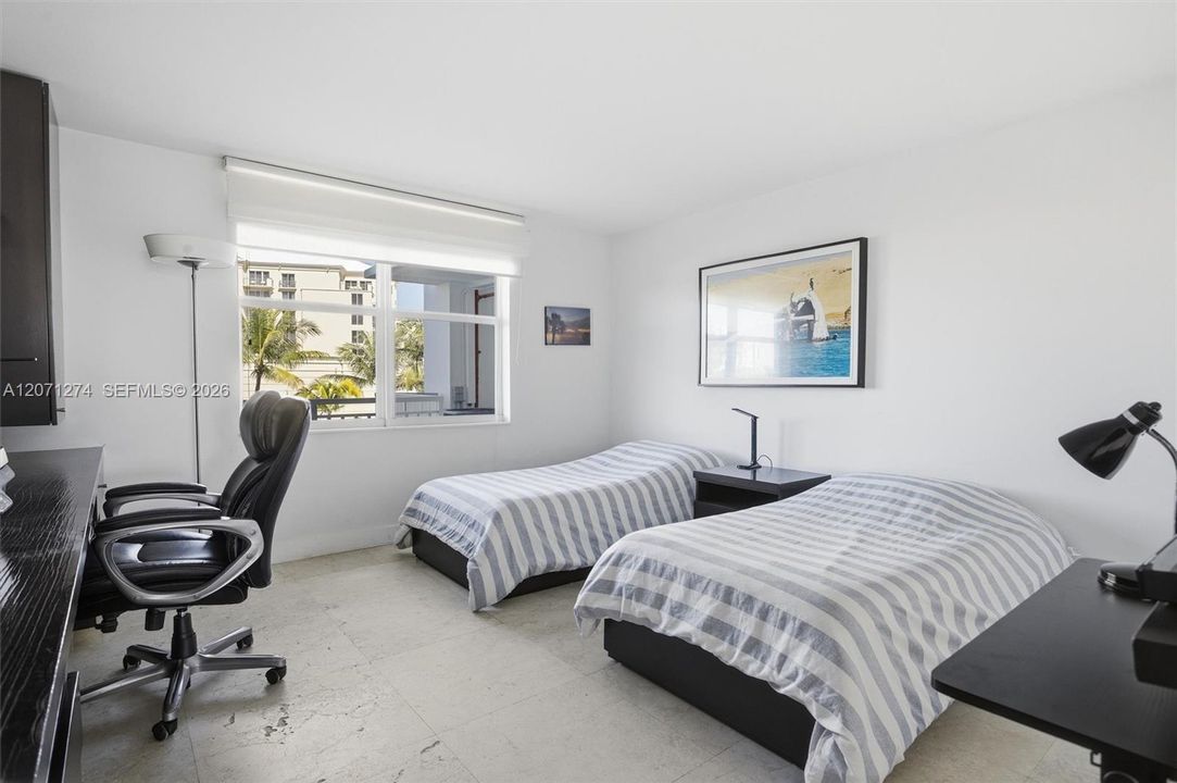 For Sale: $1,770,000 (2 beds, 2 baths, 1496 Square Feet)