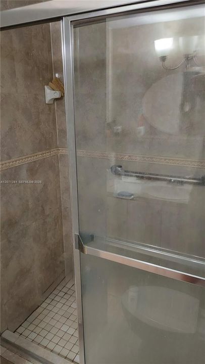 For Sale: $285,000 (2 beds, 2 baths, 804 Square Feet)