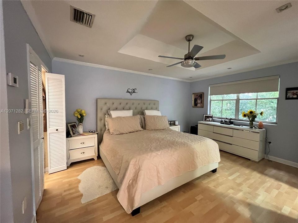 For Sale: $799,999 (4 beds, 3 baths, 2421 Square Feet)