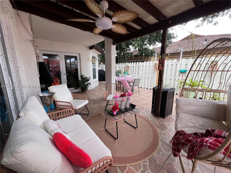 For Sale: $799,999 (4 beds, 3 baths, 2421 Square Feet)