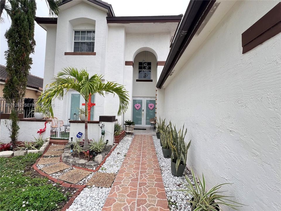 For Sale: $799,999 (4 beds, 3 baths, 2421 Square Feet)