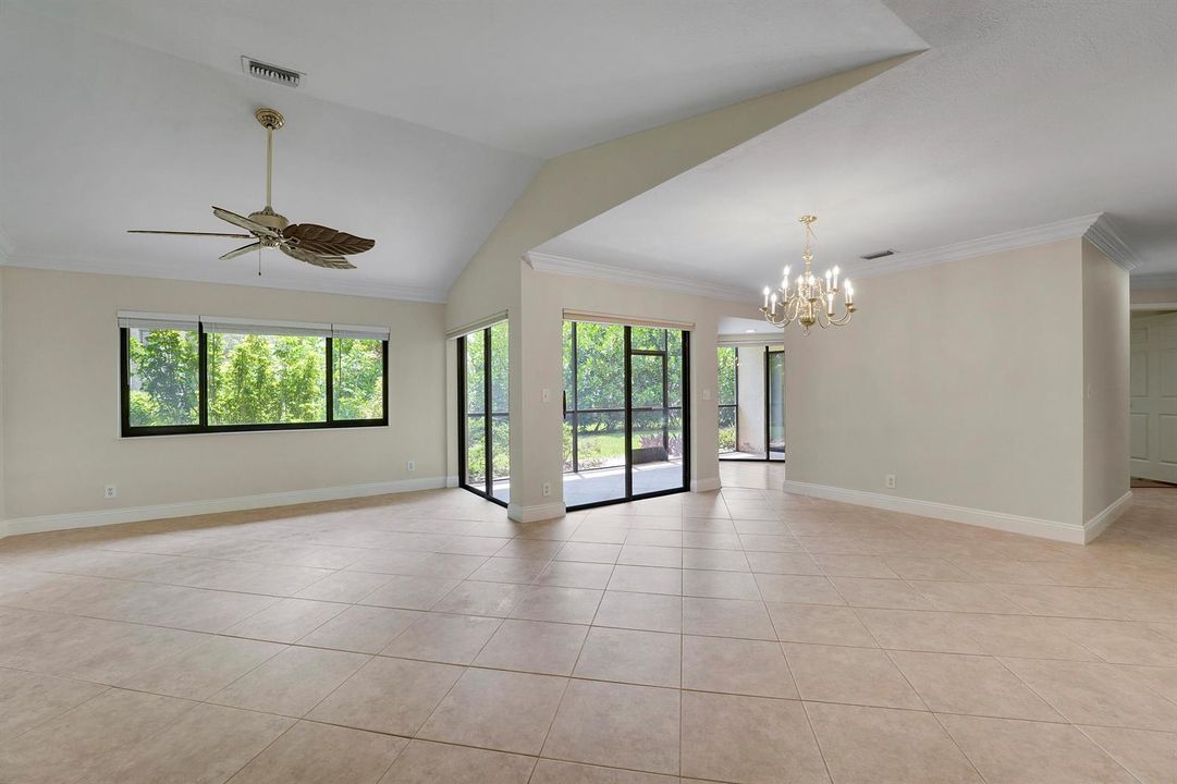 Living/Dining Area