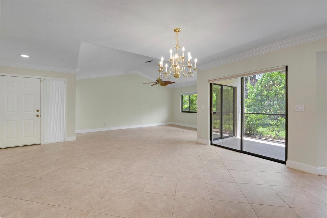 Living/Dining Area