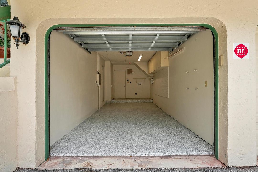 1 Car Garage