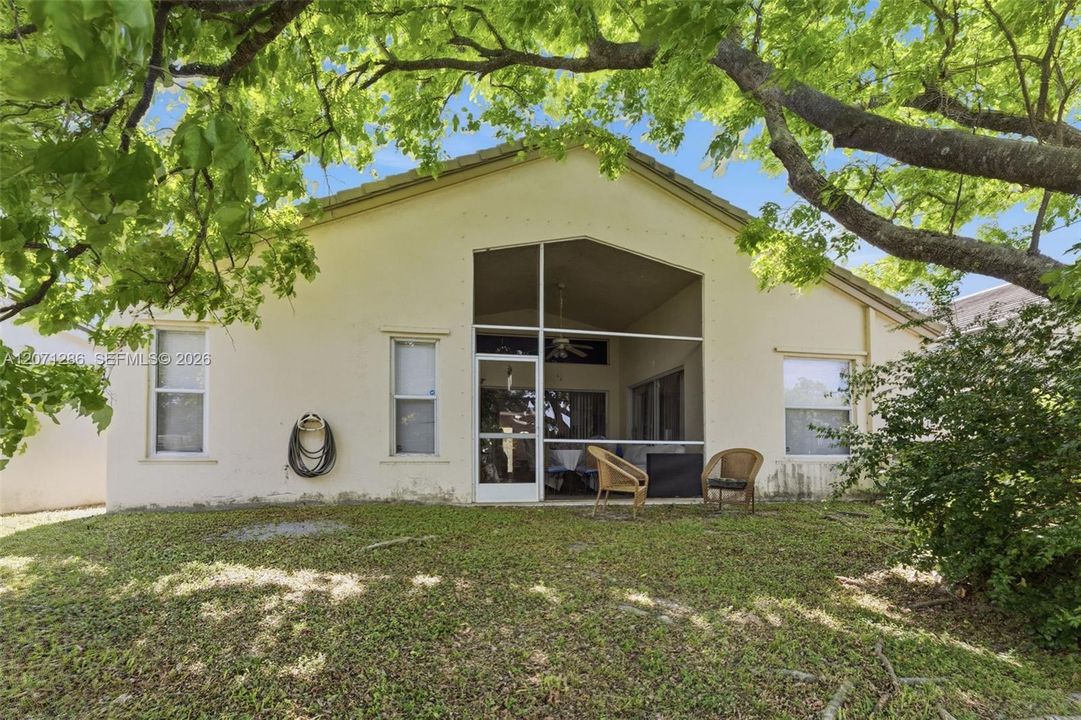 For Sale: $550,000 (4 beds, 3 baths, 1912 Square Feet)