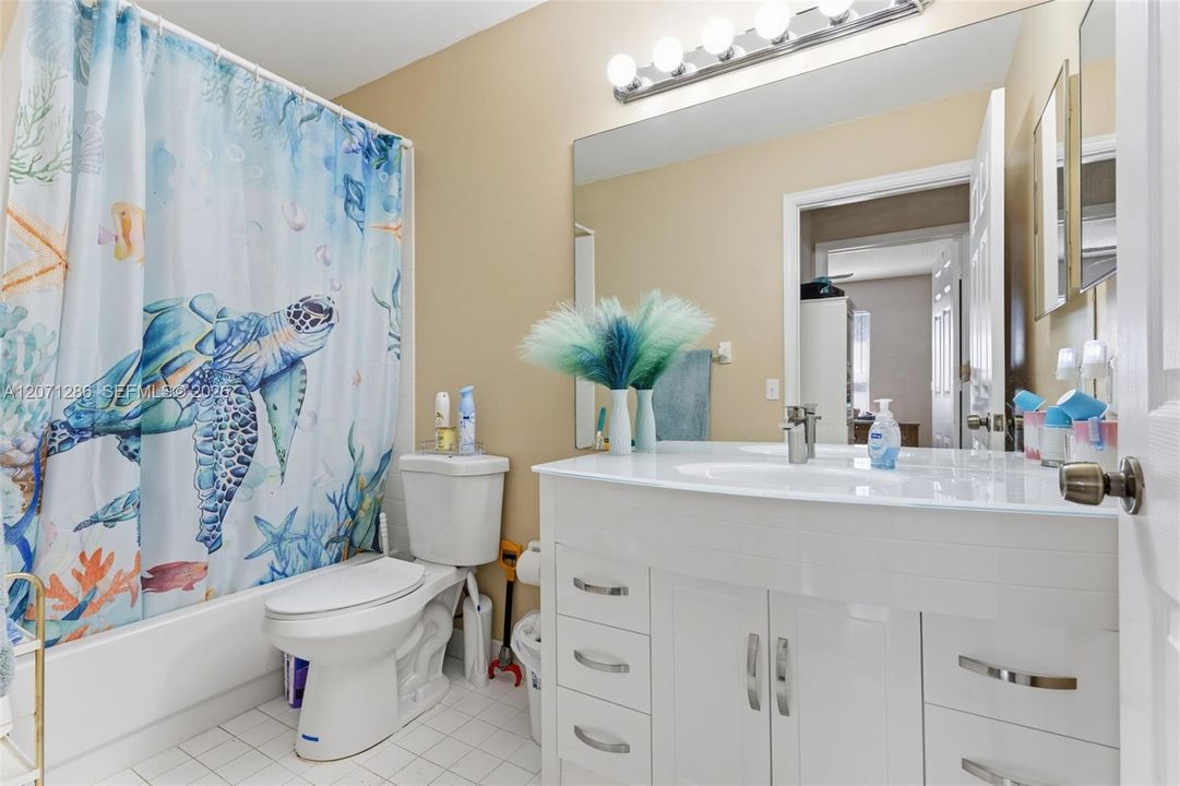 For Sale: $550,000 (4 beds, 3 baths, 1912 Square Feet)