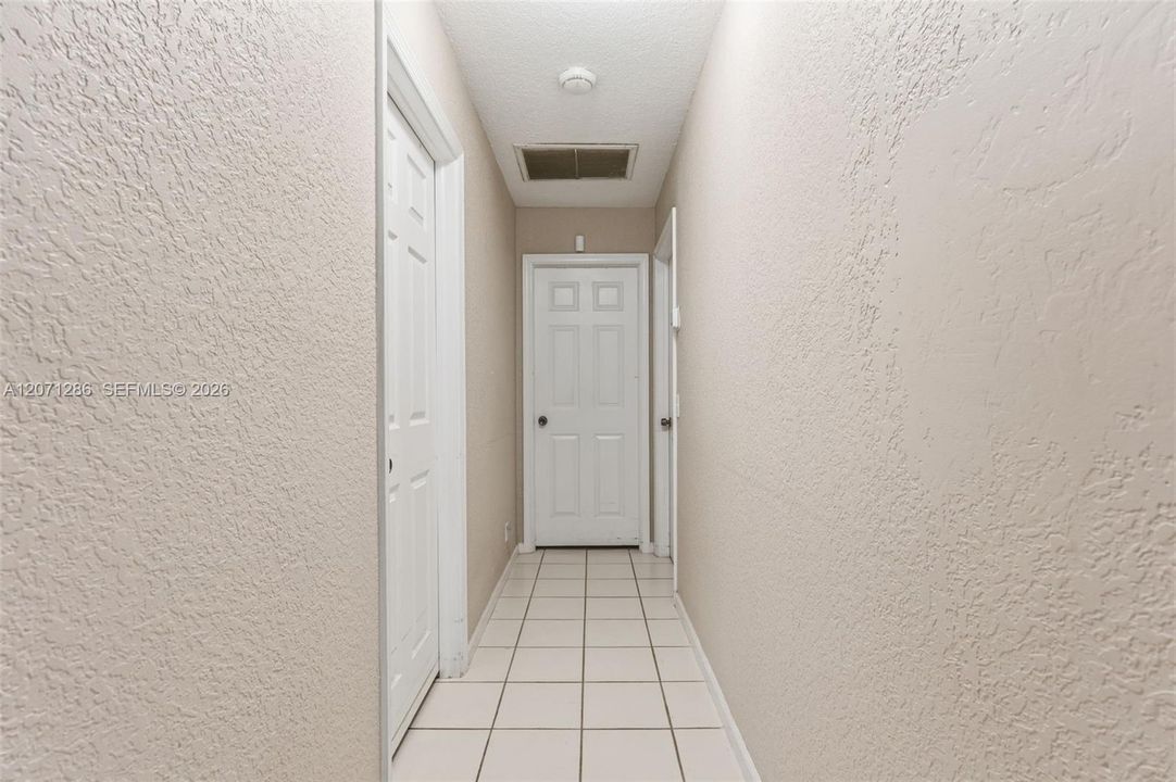 For Sale: $550,000 (4 beds, 3 baths, 1912 Square Feet)