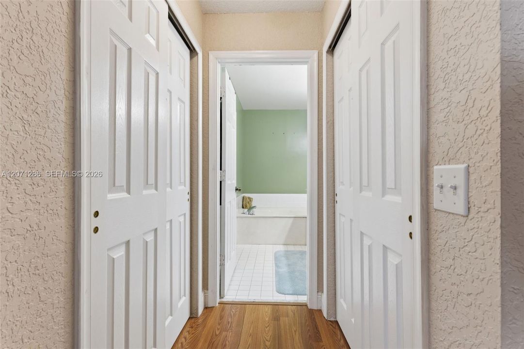 For Sale: $550,000 (4 beds, 3 baths, 1912 Square Feet)