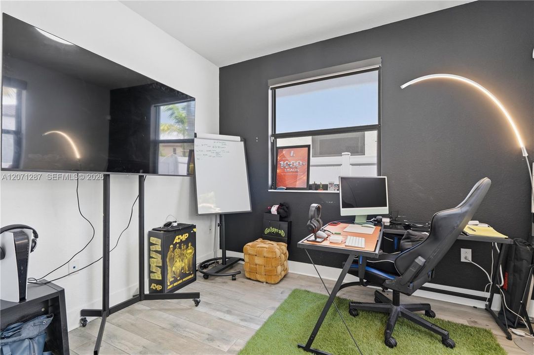 En Venta: $939,000 (5 camas, 3 baños, 3380 Pies cuadrados)