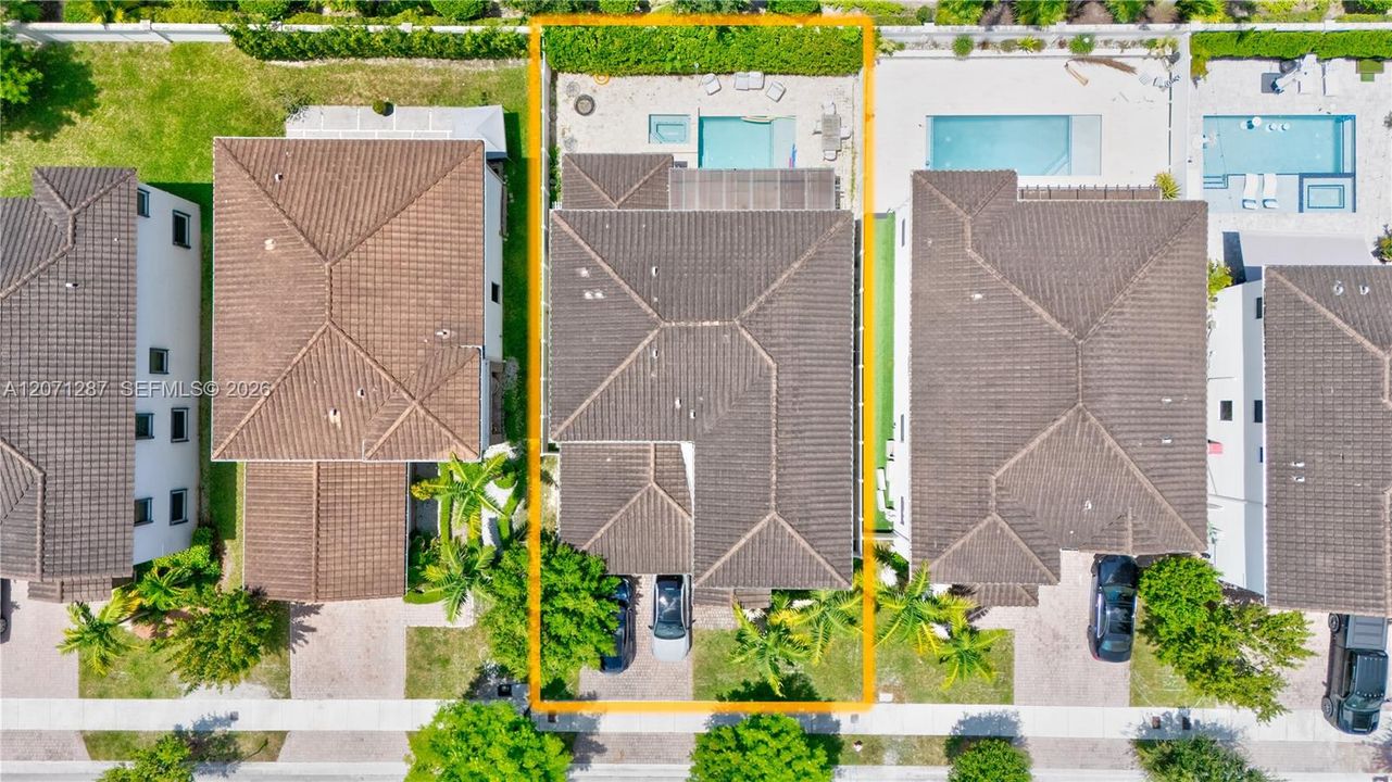 En Venta: $939,000 (5 camas, 3 baños, 3380 Pies cuadrados)