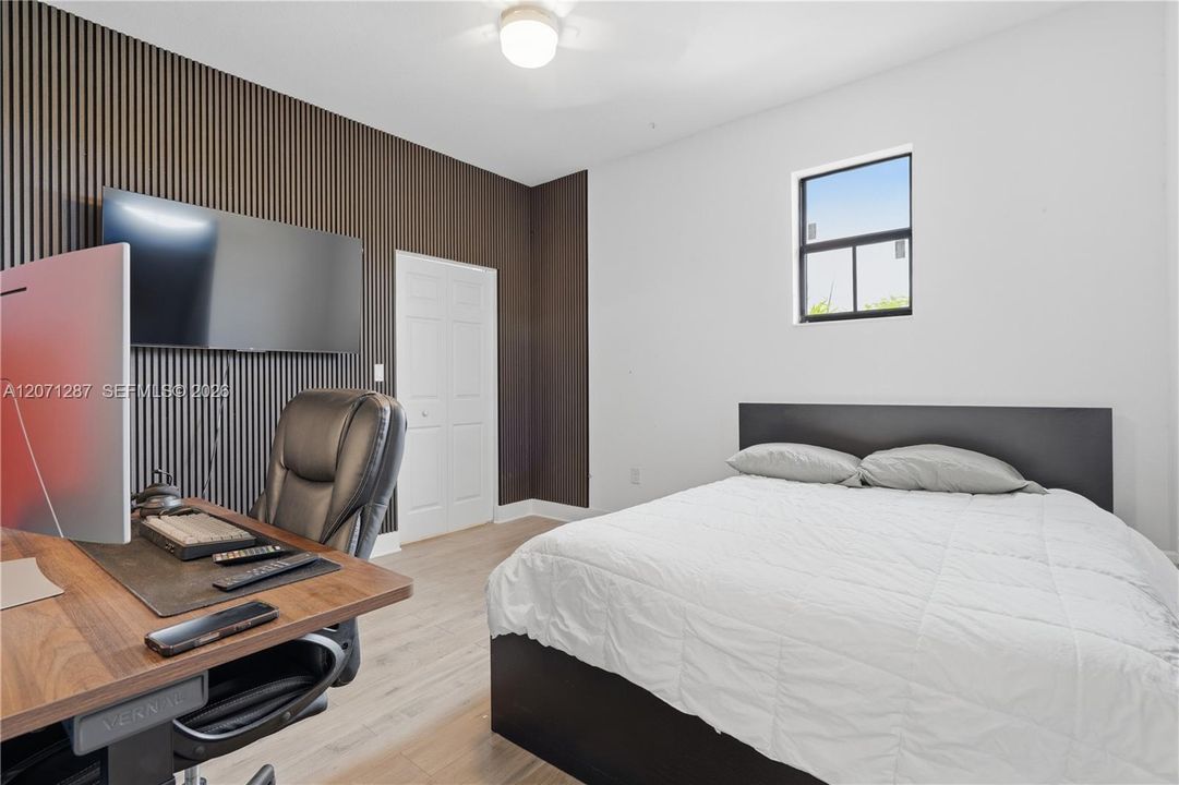 En Venta: $939,000 (5 camas, 3 baños, 3380 Pies cuadrados)