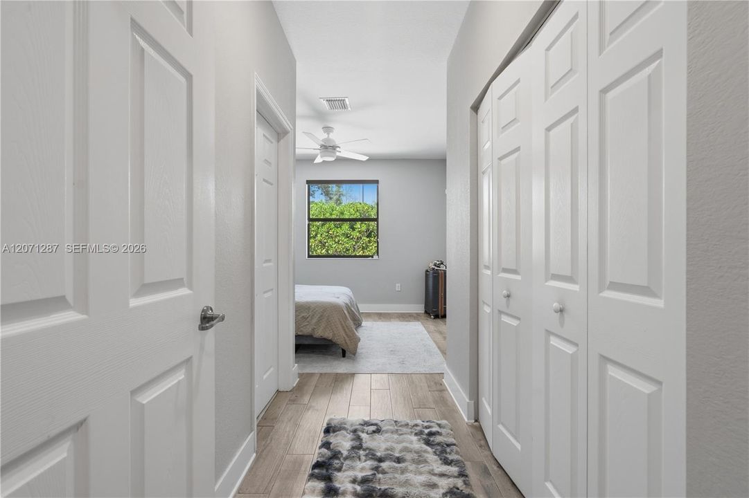 En Venta: $939,000 (5 camas, 3 baños, 3380 Pies cuadrados)