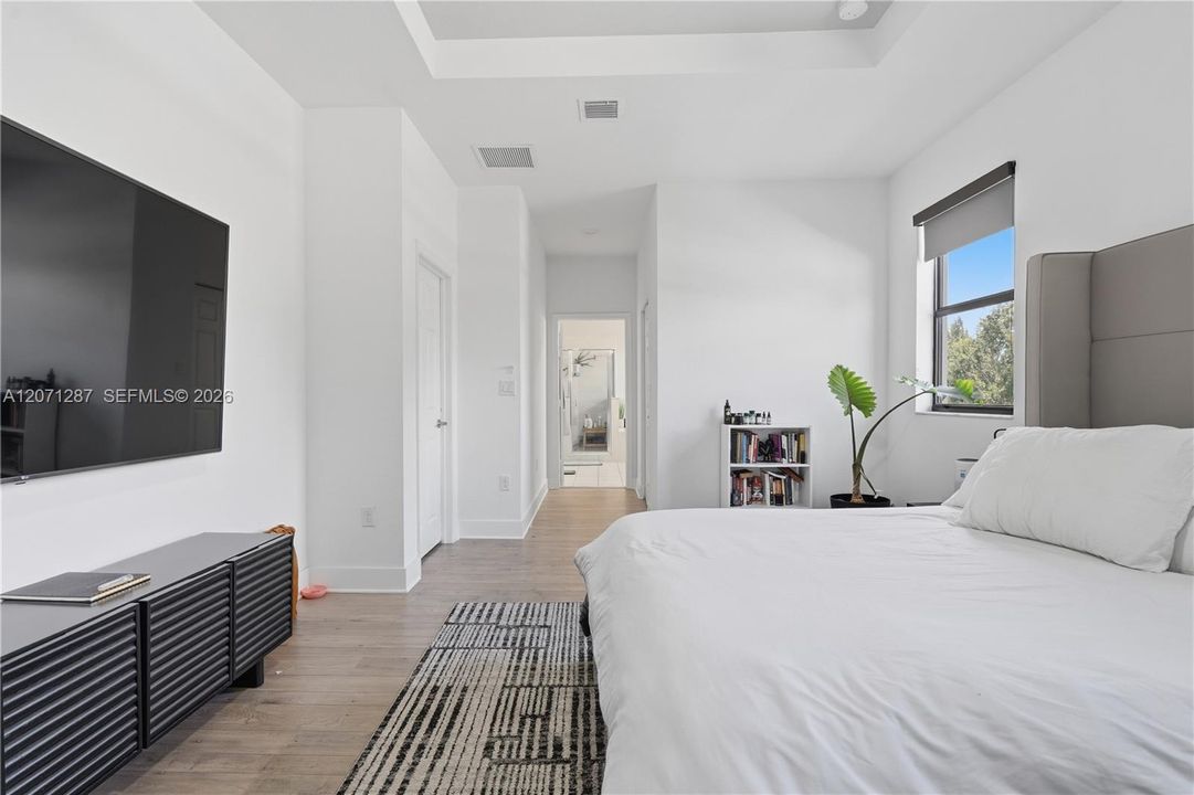 En Venta: $939,000 (5 camas, 3 baños, 3380 Pies cuadrados)