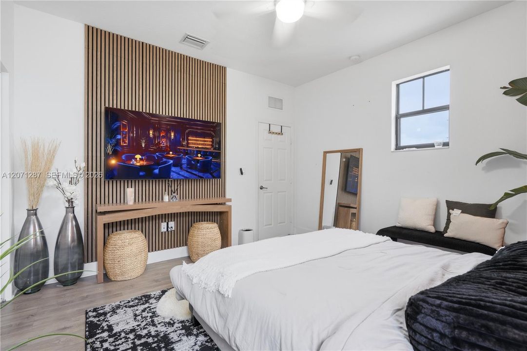 En Venta: $939,000 (5 camas, 3 baños, 3380 Pies cuadrados)
