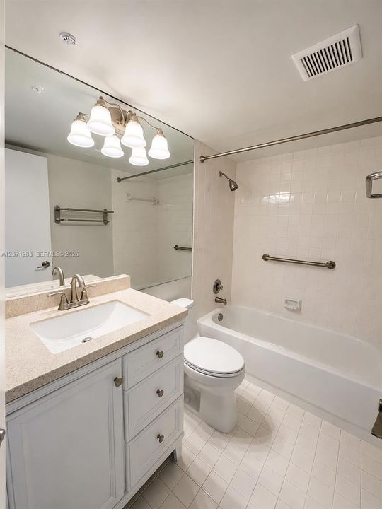 For Rent: $1,900 (2 beds, 1 baths, 953 Square Feet)