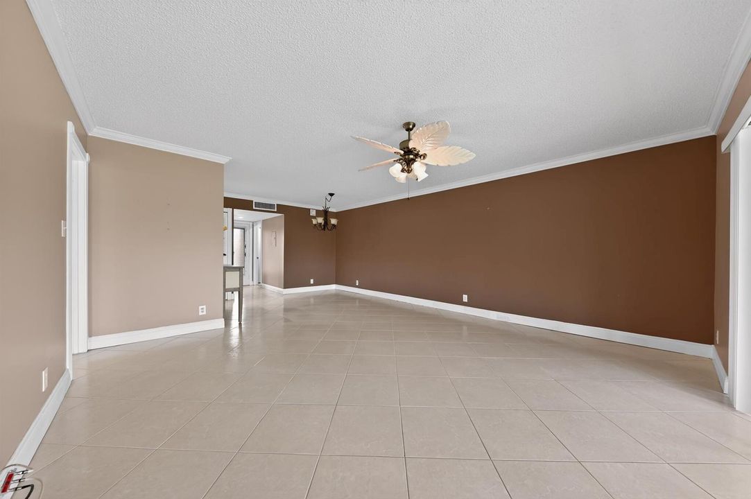 08_464_Piedmont_J-Living_room-2504