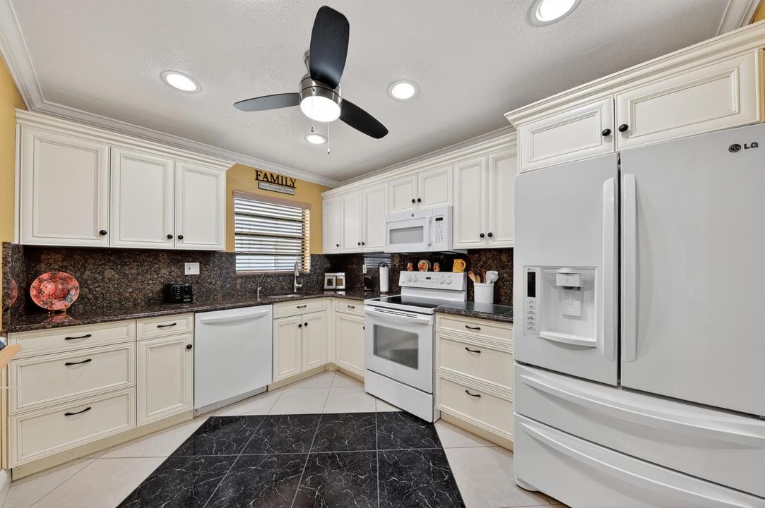 17_464_Piedmont_J-Kitchen-2518