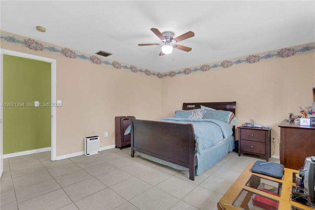 For Sale: $780,000 (4 beds, 2 baths, 2052 Square Feet)