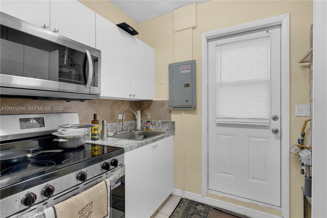 For Sale: $780,000 (4 beds, 2 baths, 2052 Square Feet)