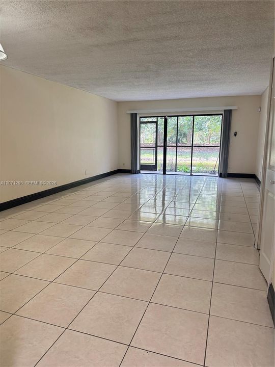 For Rent: $2,375 (2 beds, 2 baths, 1256 Square Feet)