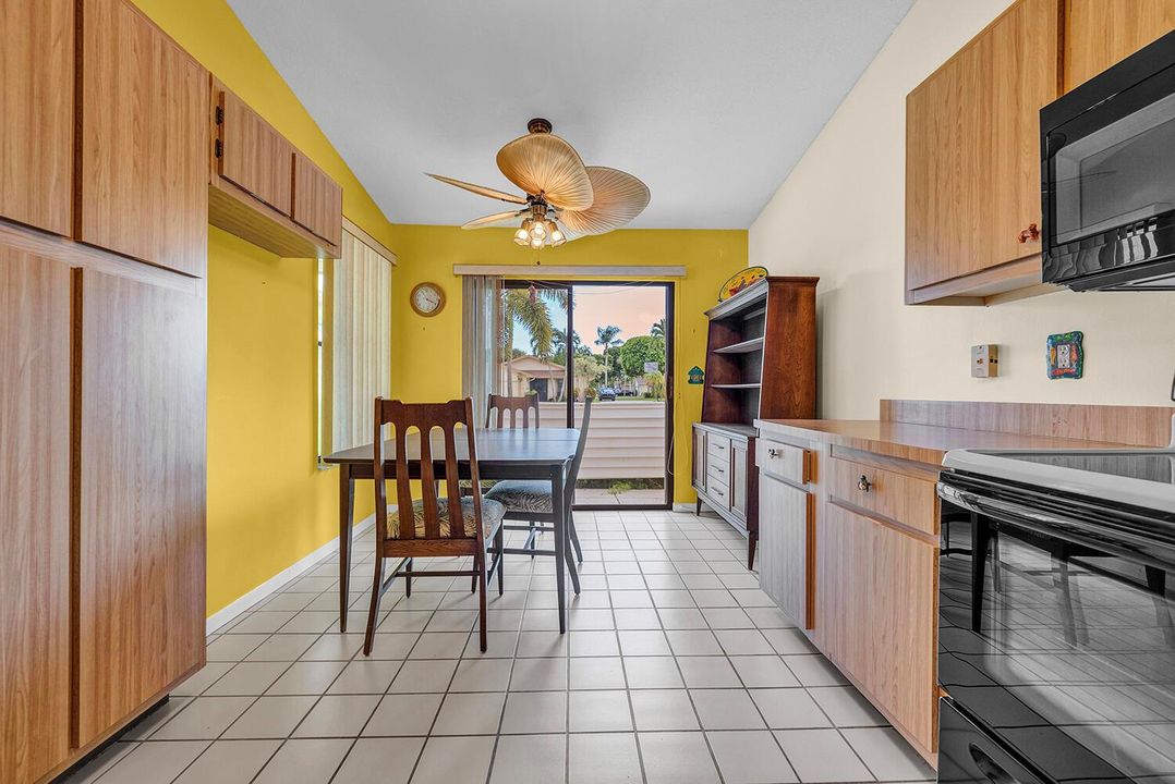 Eat-in Kitchen