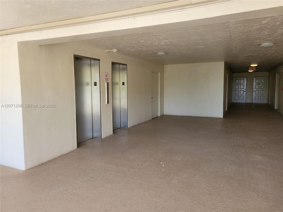For Rent: $1,700 (1 beds, 1 baths, 1071 Square Feet)
