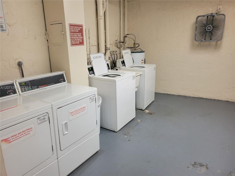 For Rent: $1,700 (1 beds, 1 baths, 1071 Square Feet)