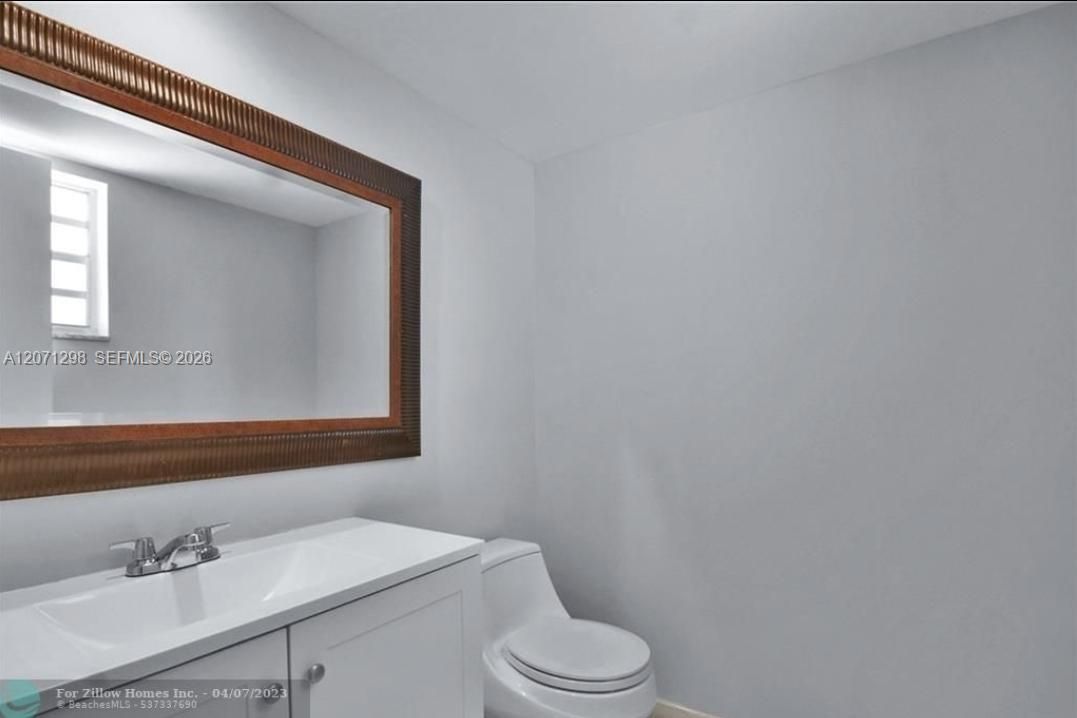 For Rent: $1,700 (1 beds, 1 baths, 1071 Square Feet)