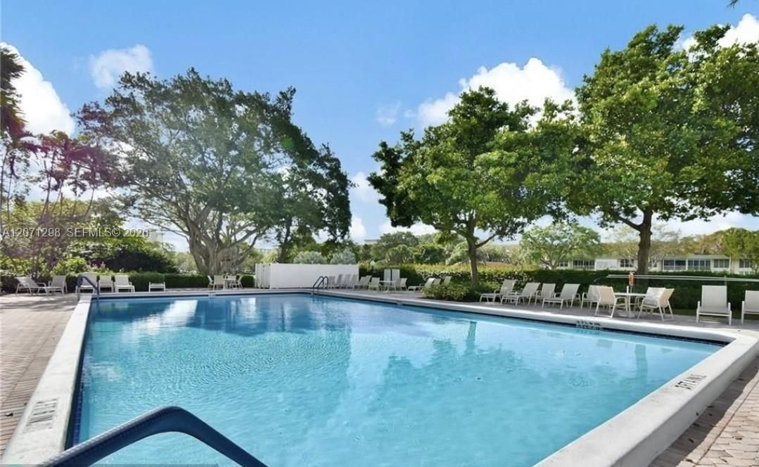 For Rent: $1,700 (1 beds, 1 baths, 1071 Square Feet)