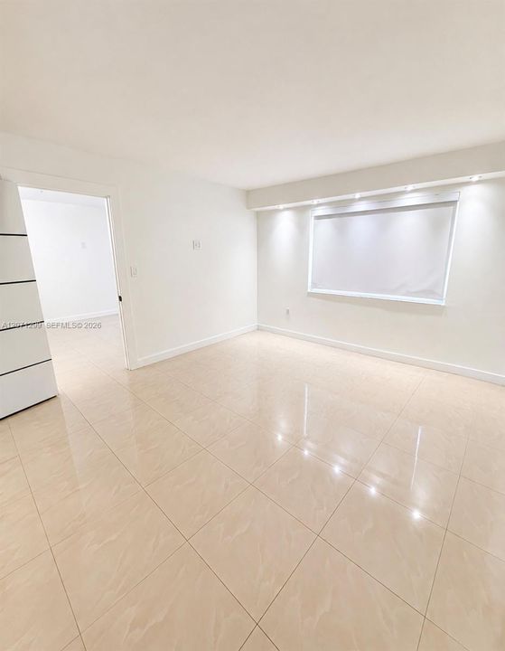 For Rent: $1,950 (1 beds, 1 baths, 616 Square Feet)