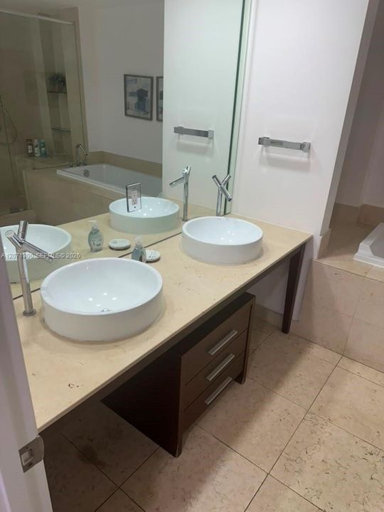 En Renta: $6,995 (2 camas, 2 baños, 1459 Pies cuadrados)