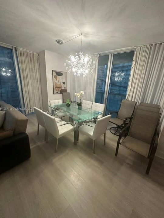 En Renta: $6,995 (2 camas, 2 baños, 1459 Pies cuadrados)