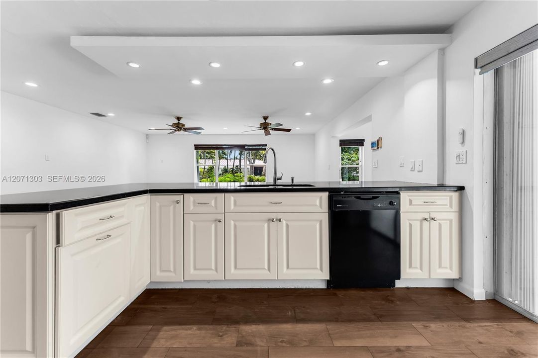 For Sale: $1,850,000 (3 beds, 2 baths, 2247 Square Feet)